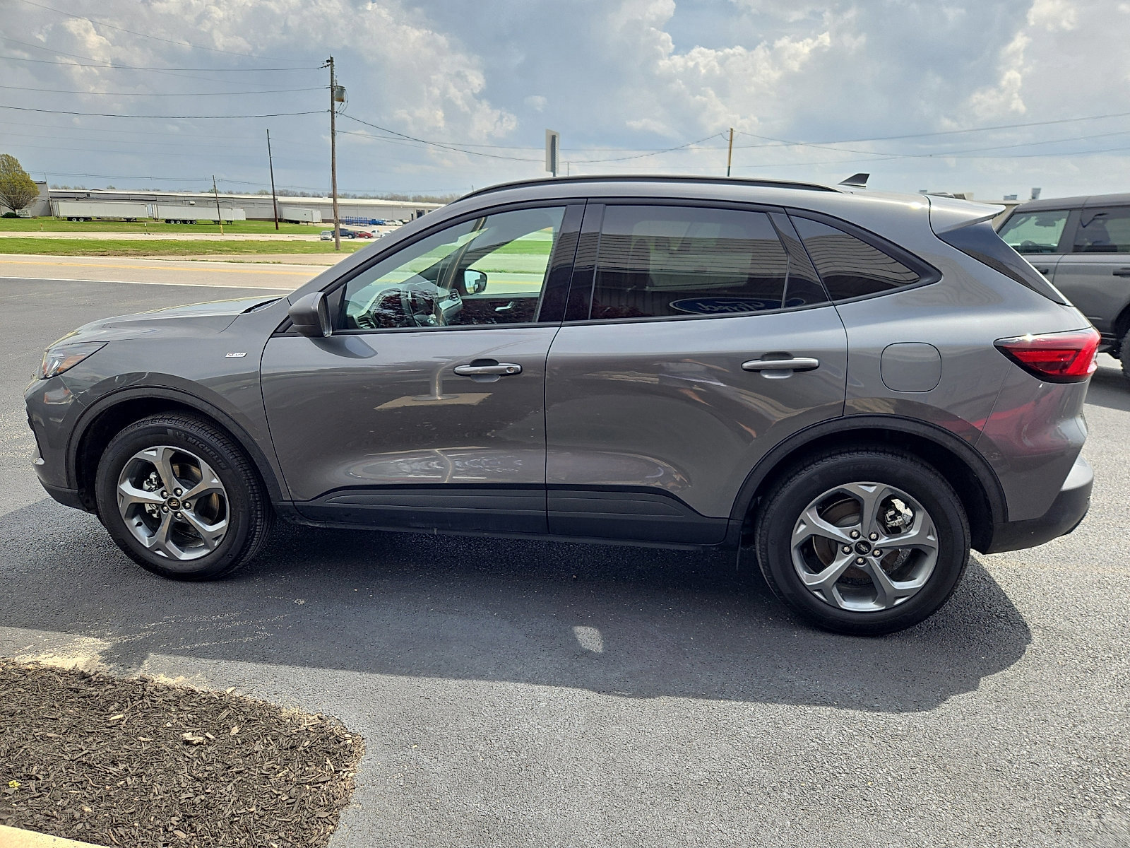 Certified 2025 Ford Escape ST-Line w/ Tech Pack #1 AWD/4WD image 2