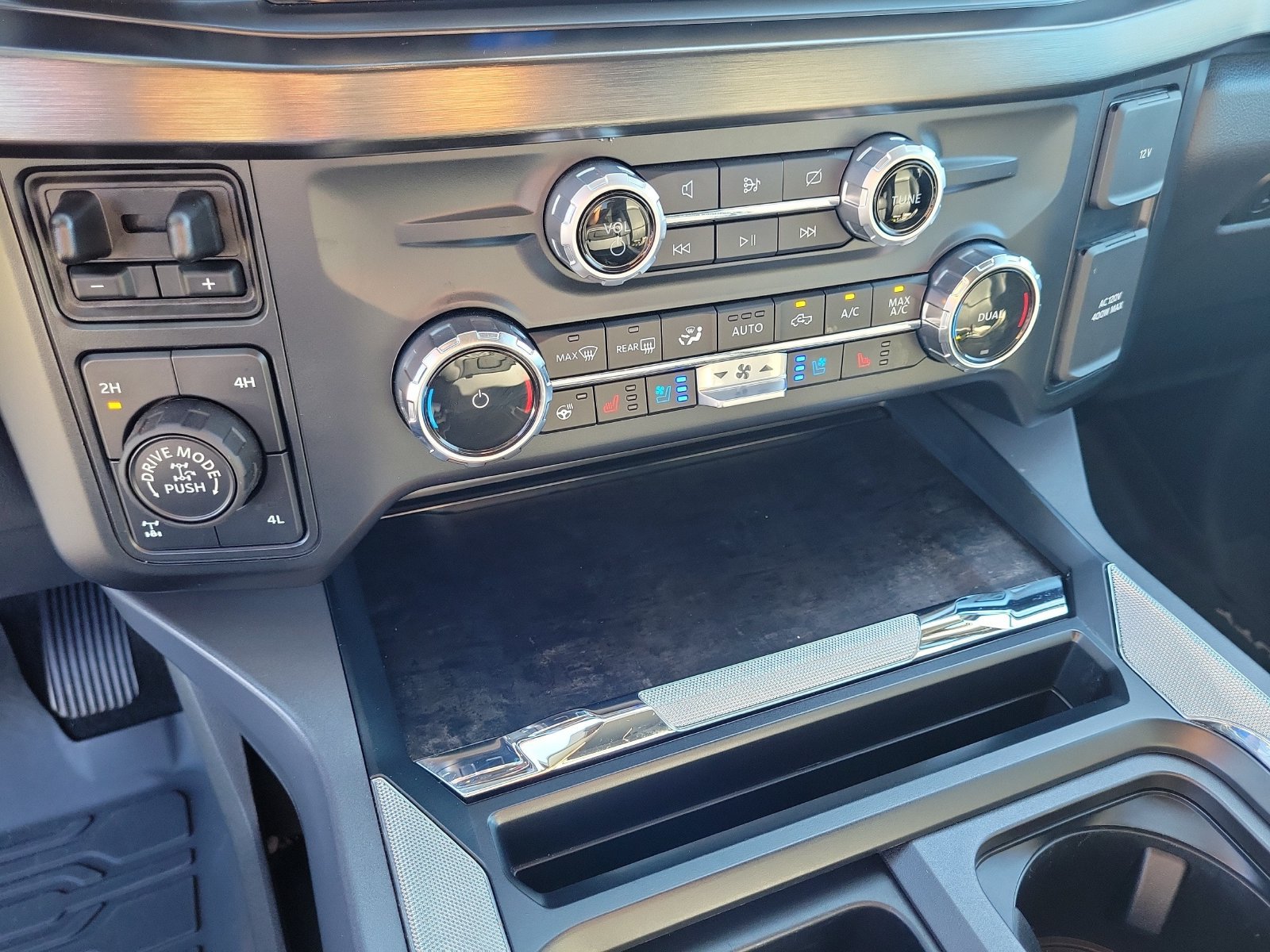 Certified 2024 Ford F250 4x4 Crew Cab Super Duty image 25