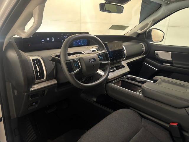 Certified 2025 Ford Expedition Active image 8