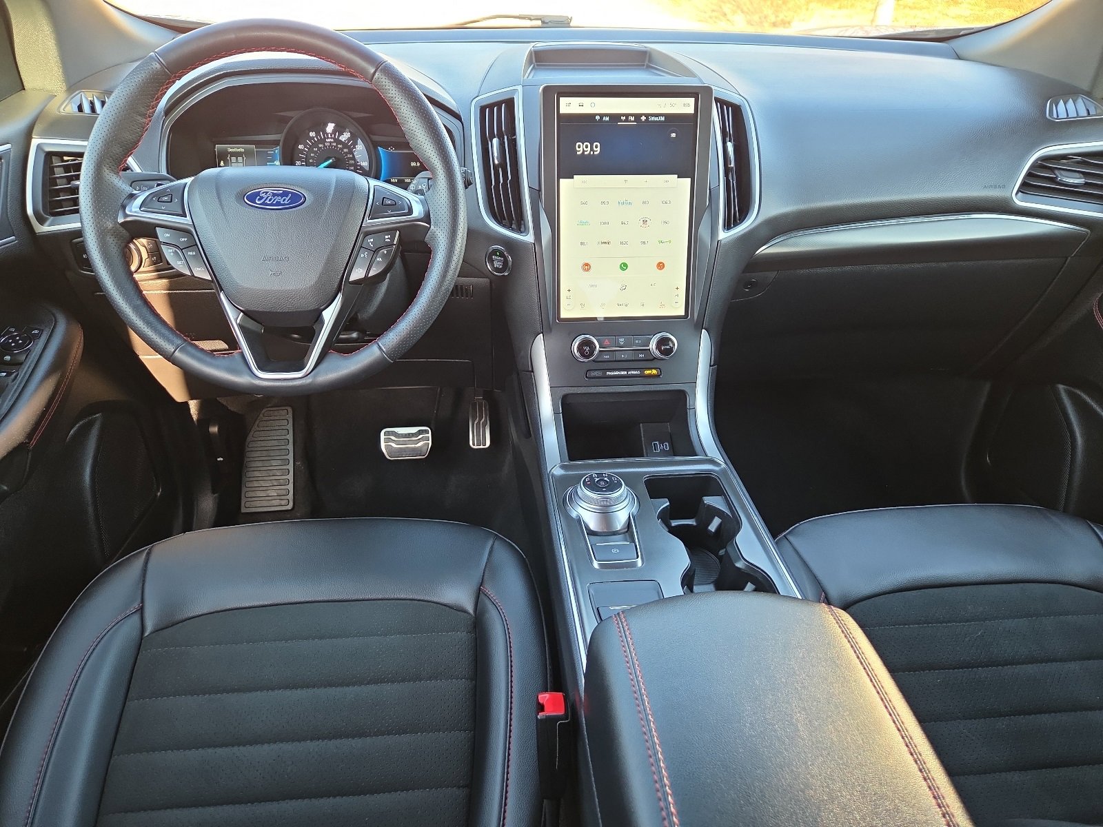 Certified 2024 Ford Edge ST-Line w/ Class II Trailer Tow Package image 11