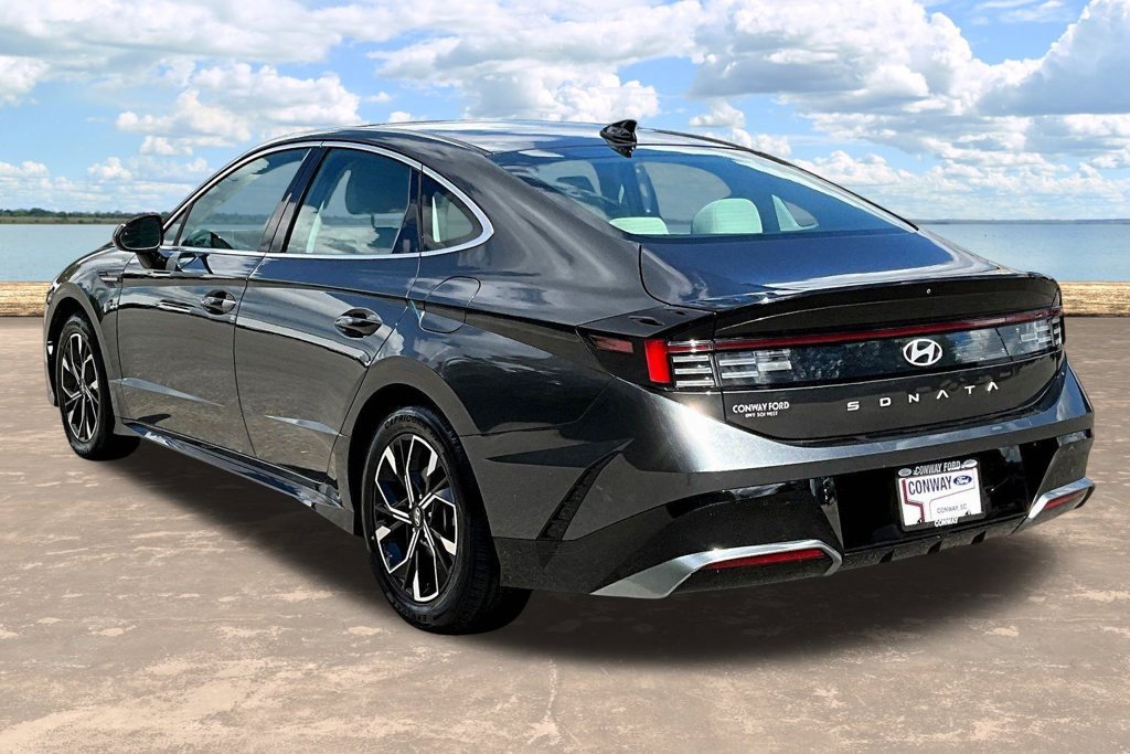 Used 2025 Hyundai Sonata SEL FWD image 5