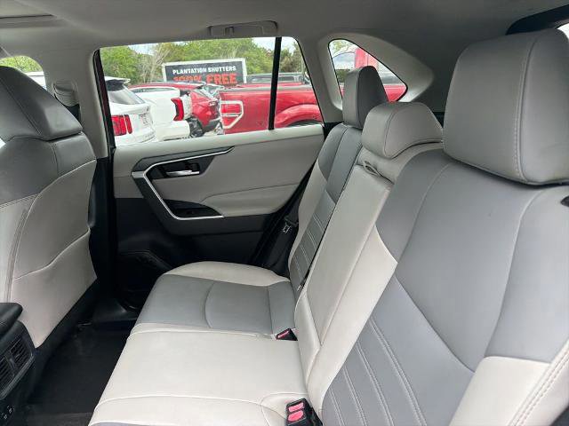 Used 2019 Toyota RAV4 XLE Premium FWD image 11