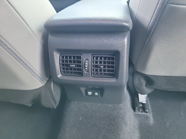 Used 2025 Toyota Camry SE FWD image 19