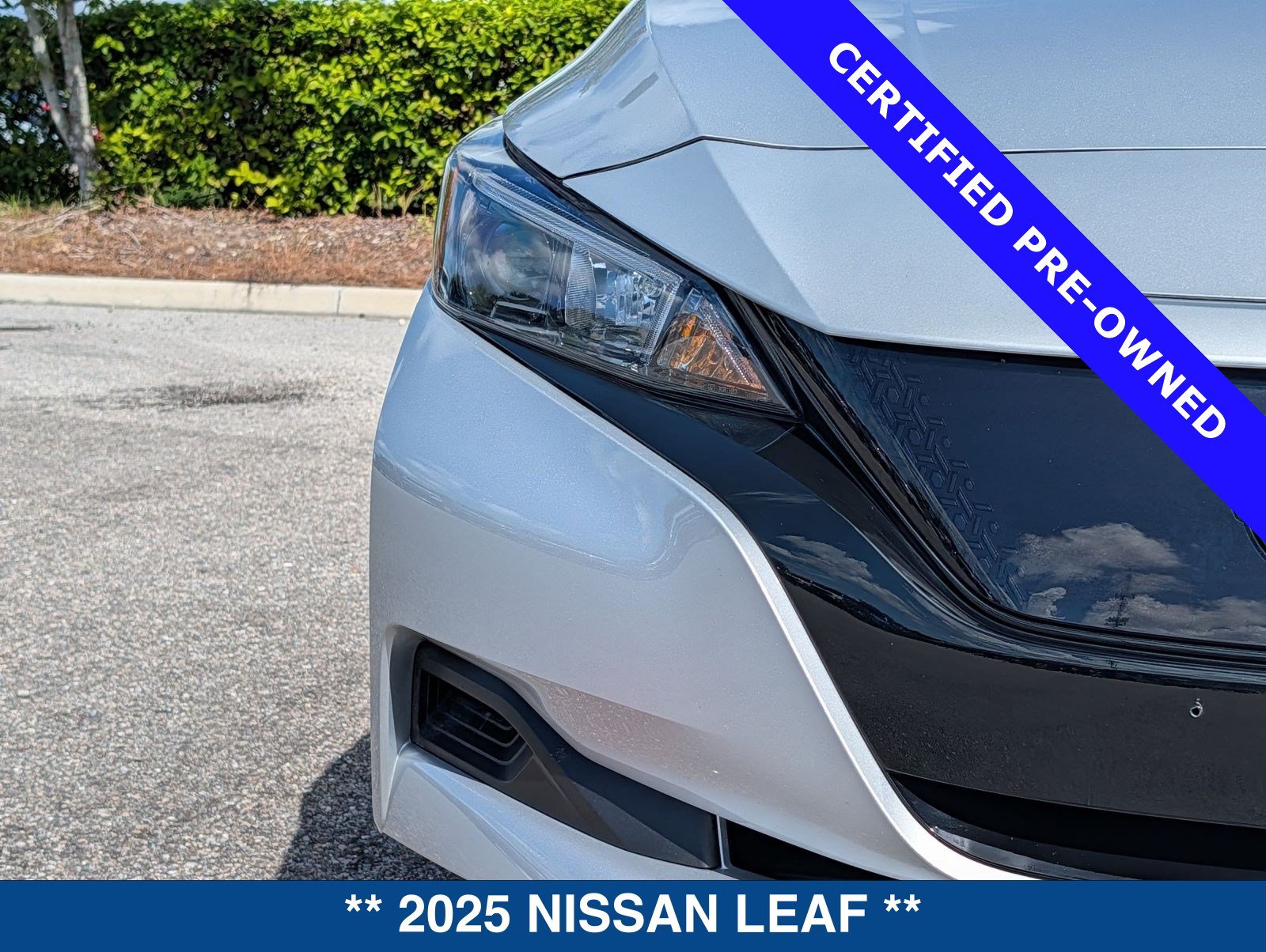 Used 2025 Nissan Leaf S FWD image 10