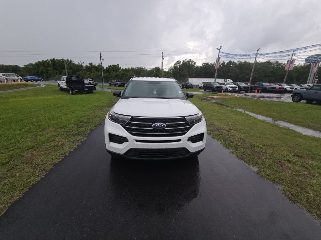 Certified 2021 Ford Explorer XLT w/ Class III Trailer Tow Package RWD image 3