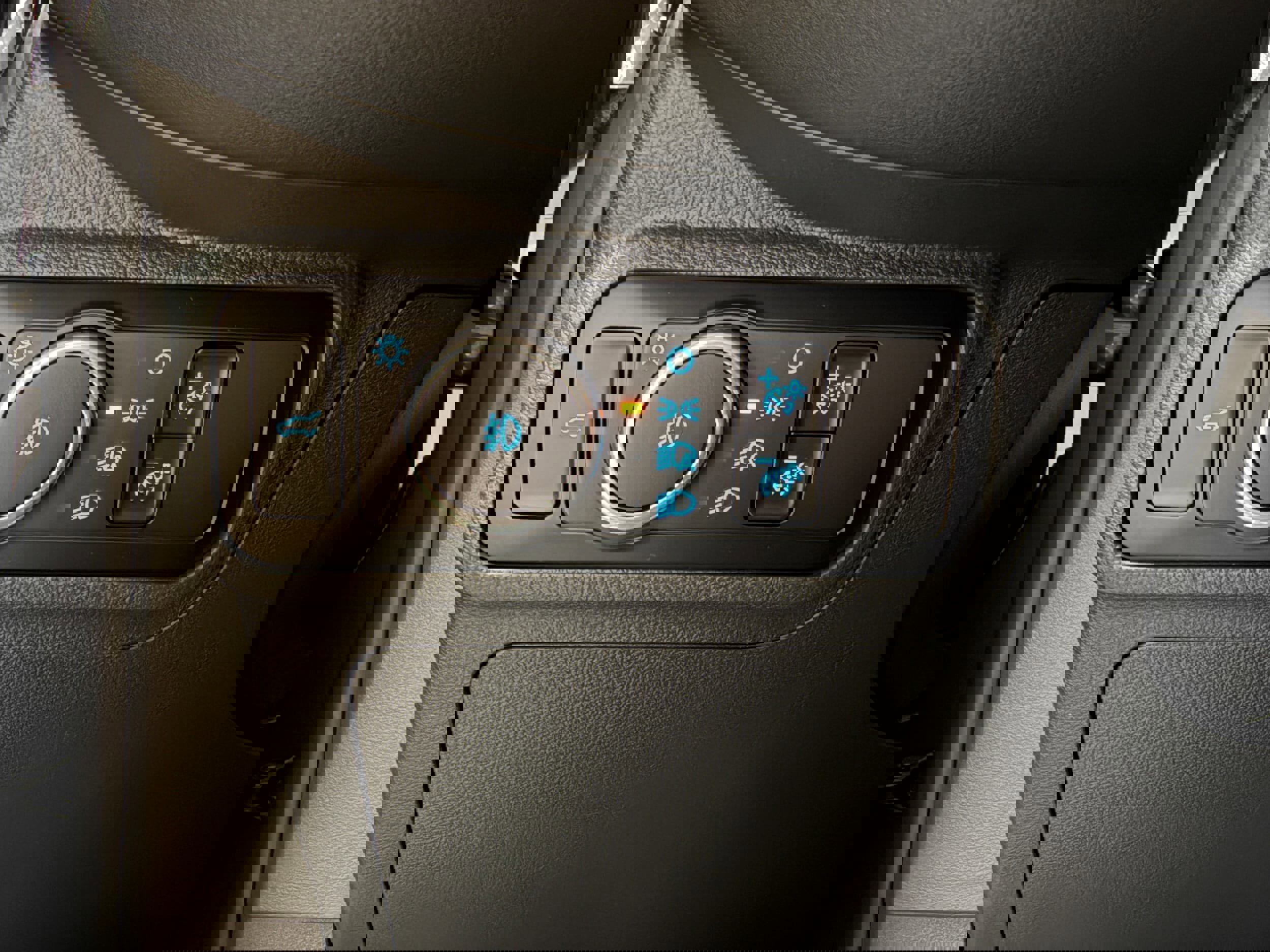 Certified 2025 Ford Explorer ST-Line image 17