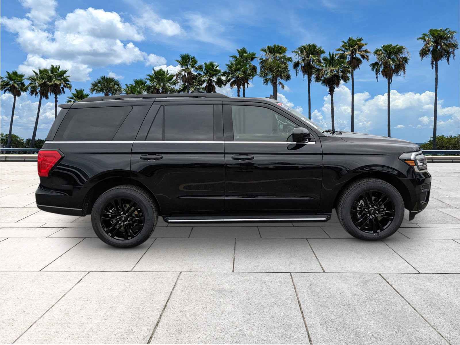 Certified 2022 Ford Expedition XLT image 9