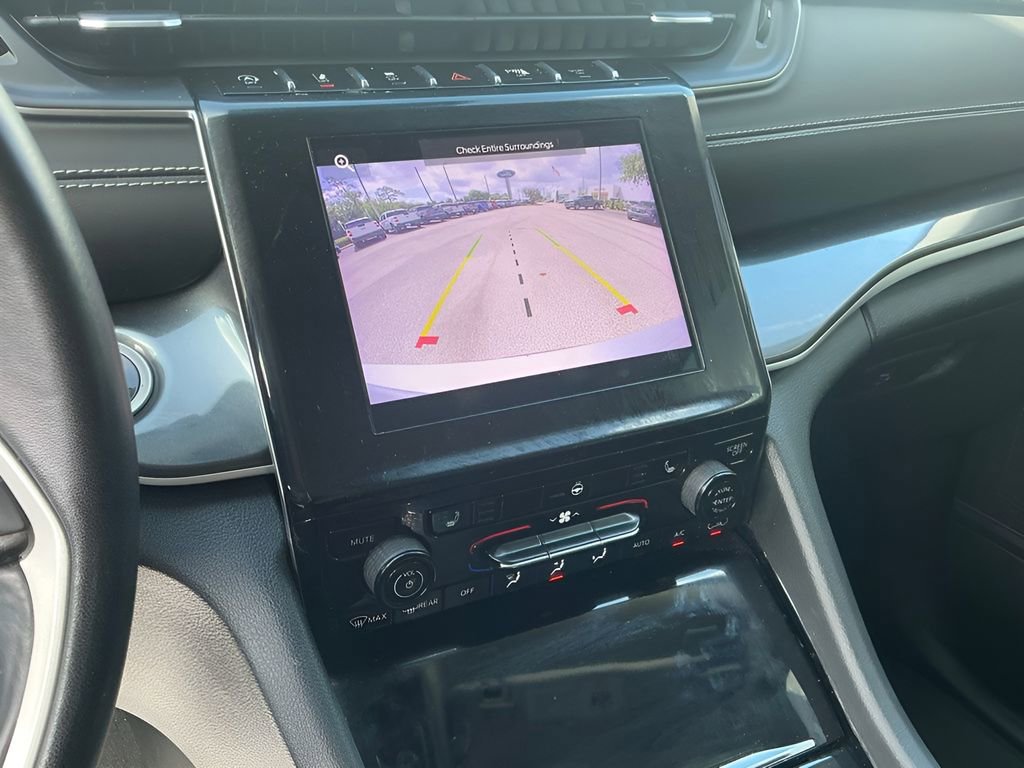 Used 2021 Jeep Grand Cherokee L Laredo w/ Luxury Tech Group I image 26