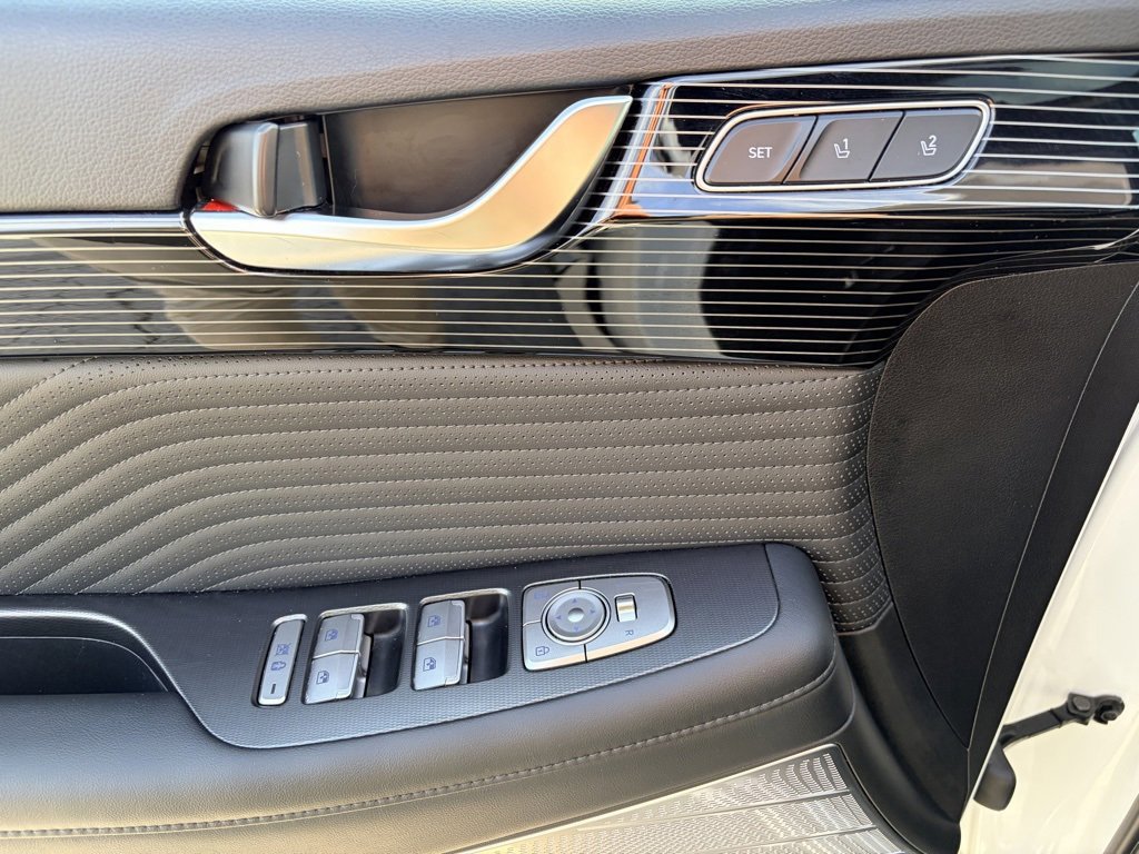 Used 2024 Hyundai Palisade Calligraphy image 21