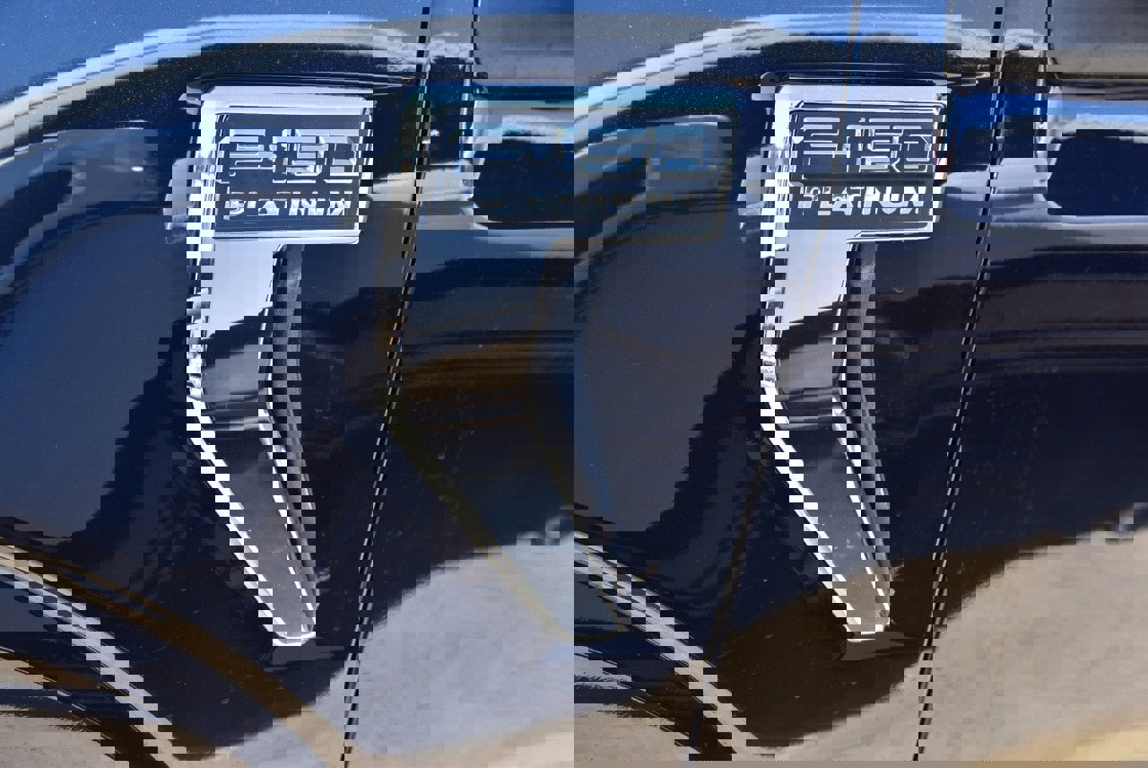 Certified 2022 Ford F150 Platinum w/ Equipment Group 701A High image 9