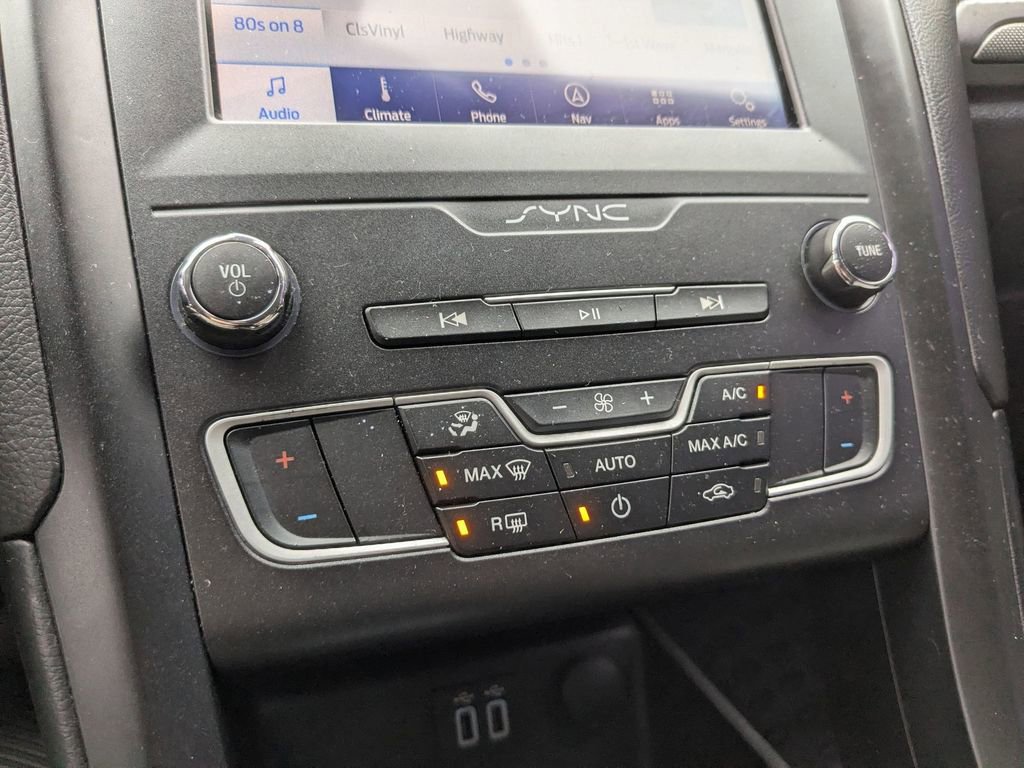 Certified 2019 Ford Fusion SE w/ Equipment Group 151A image 21