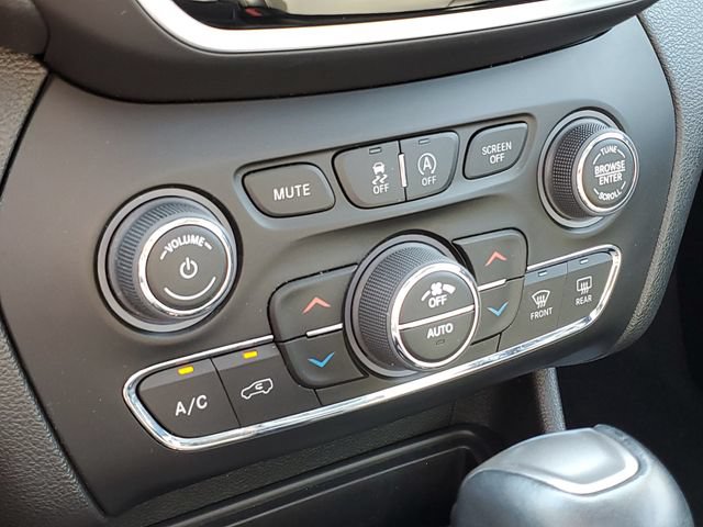 Used 2022 Jeep Cherokee Limited w/ Elite Package AWD/4WD image 19
