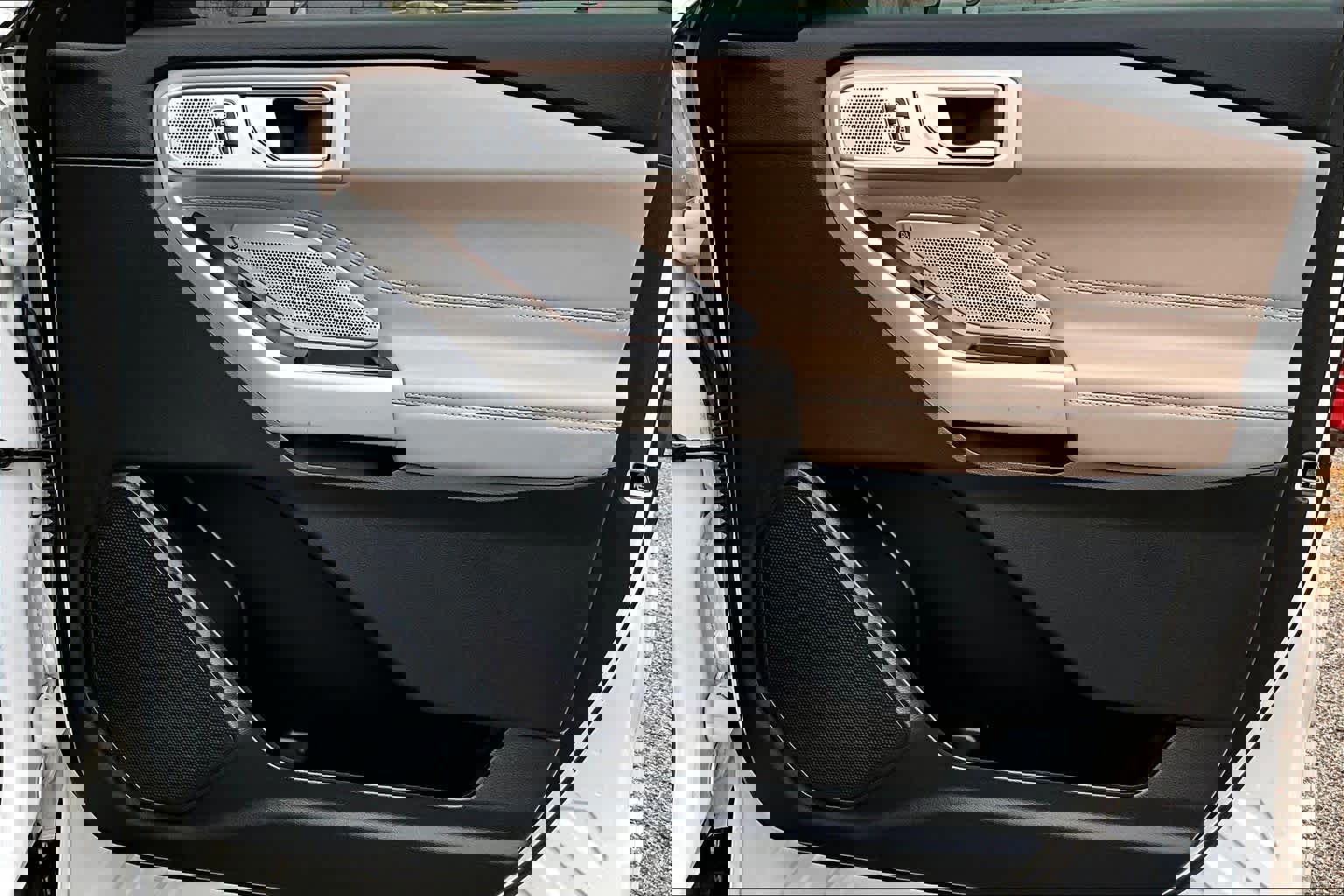 Certified 2023 Ford Explorer Limited w/ Limited Technology Package image 24