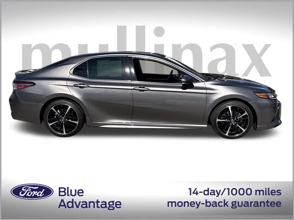 Used 2018 Toyota Camry XSE image 2