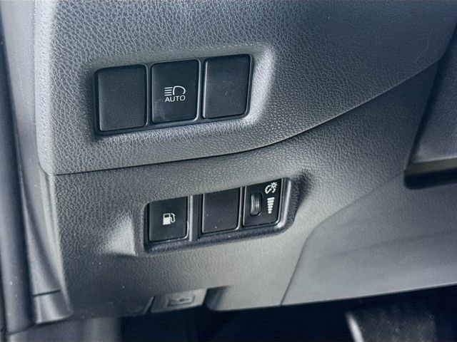 Used 2019 Toyota C-HR LE image 10