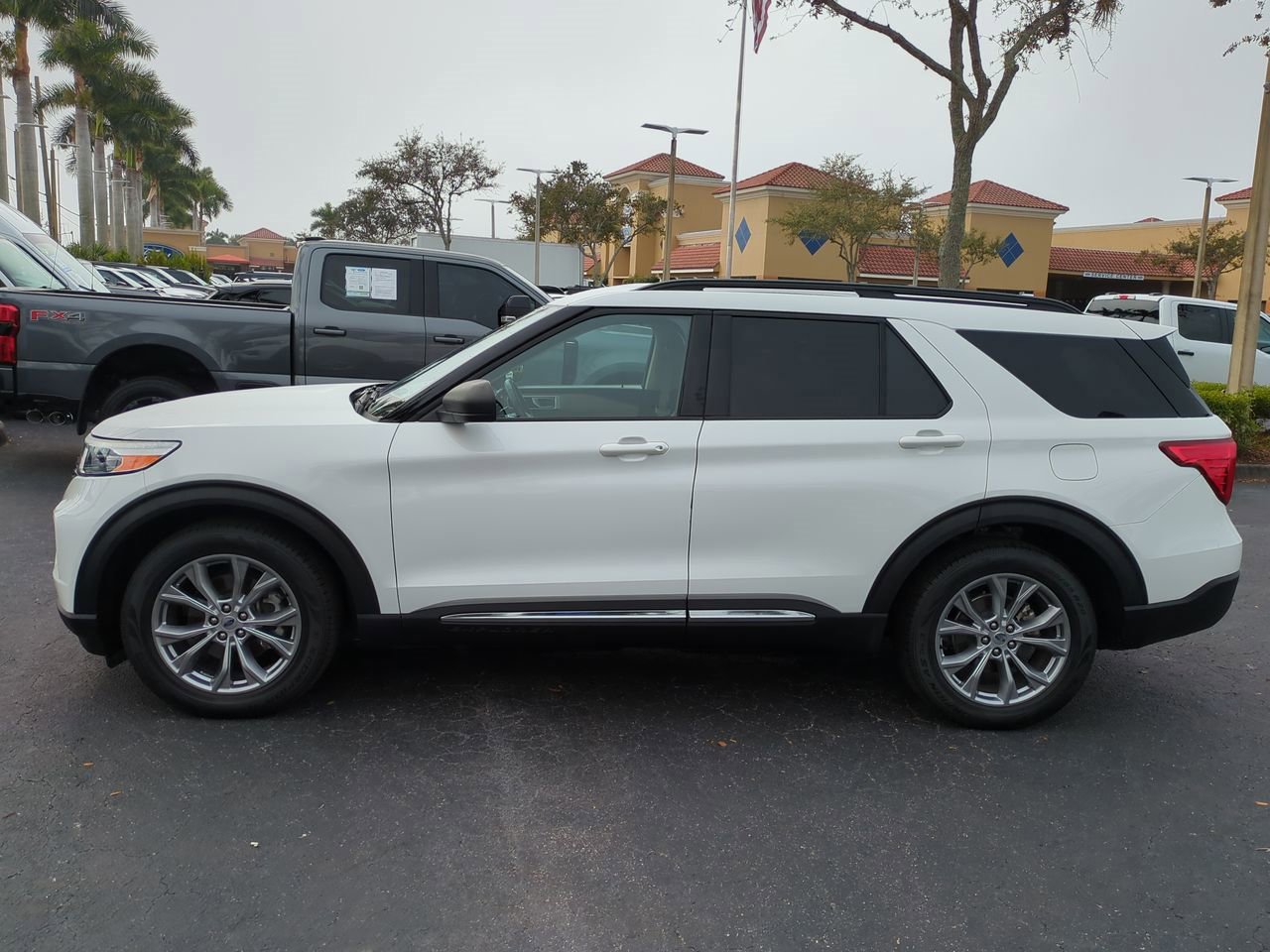 Certified 2020 Ford Explorer XLT w/ Equipment Group 202A image 2