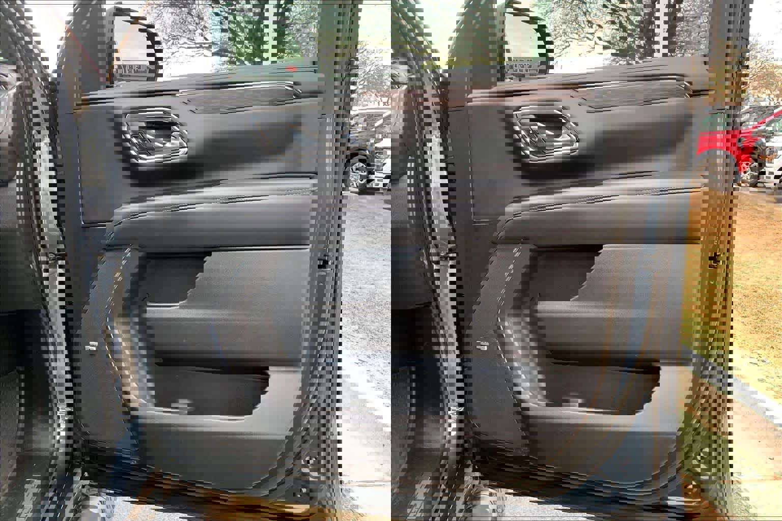 Used 2021 Chevrolet Tahoe Z71 w/ Z71 Signature Package image 46