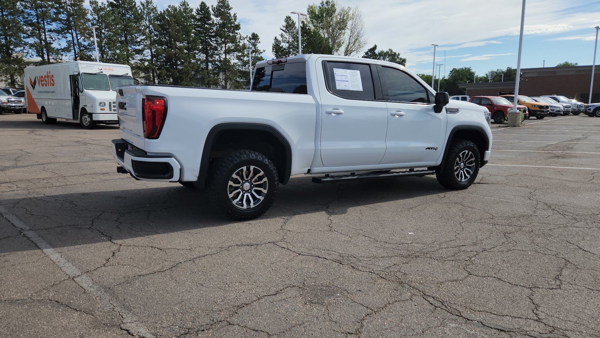 Used 2023 GMC Sierra 1500 AT4 w/ Technology Package AWD/4WD image 10