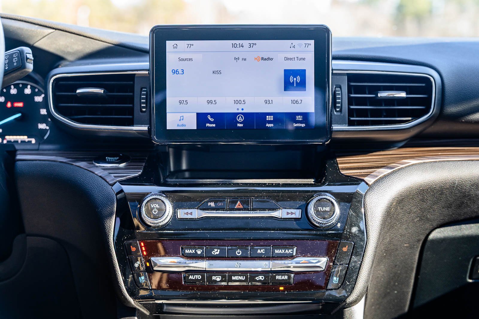 Certified 2023 Ford Explorer Limited w/ Equipment Group 301A image 31