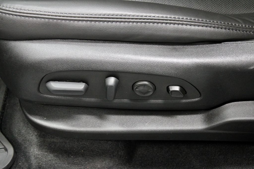 Used 2023 Buick Enclave Avenir w/ Avenir Technology Package AWD/4WD image 25