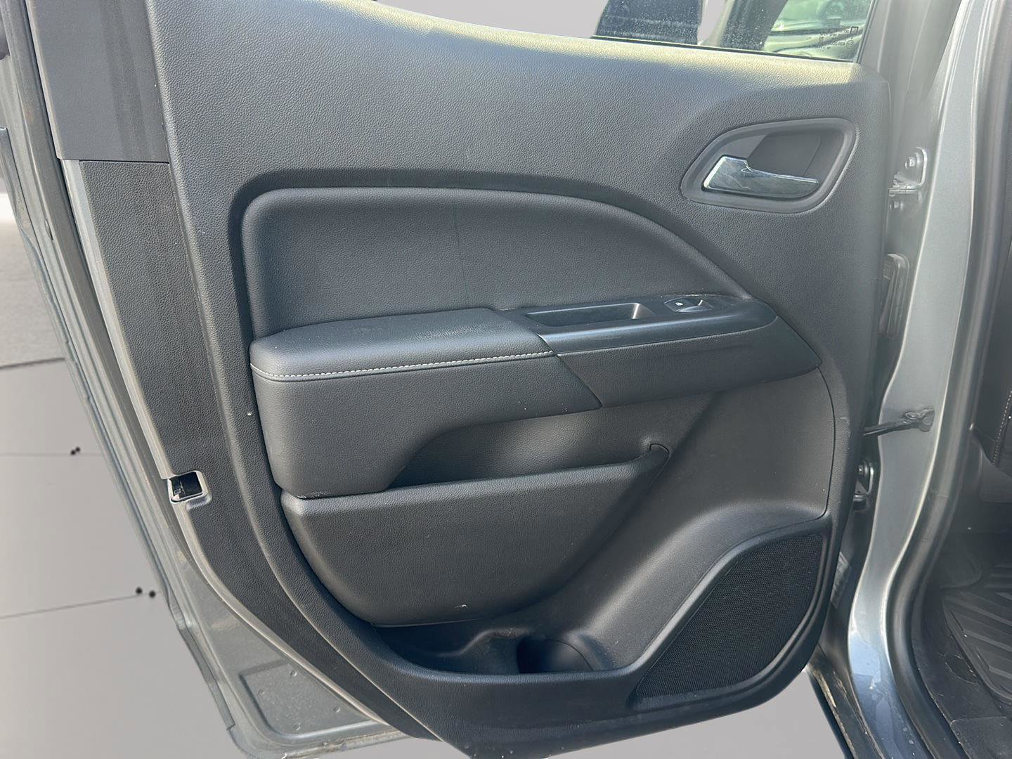 Used 2020 GMC Canyon SLE w/ Elevation Edition image 23