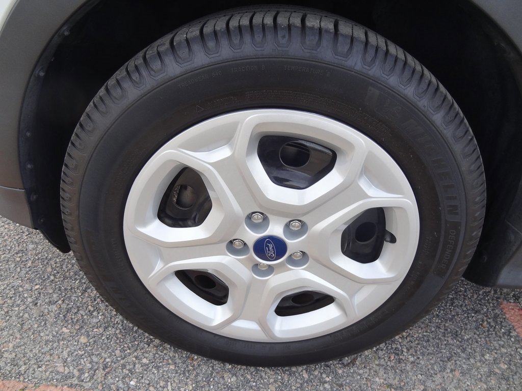 Certified 2019 Ford Escape S image 15