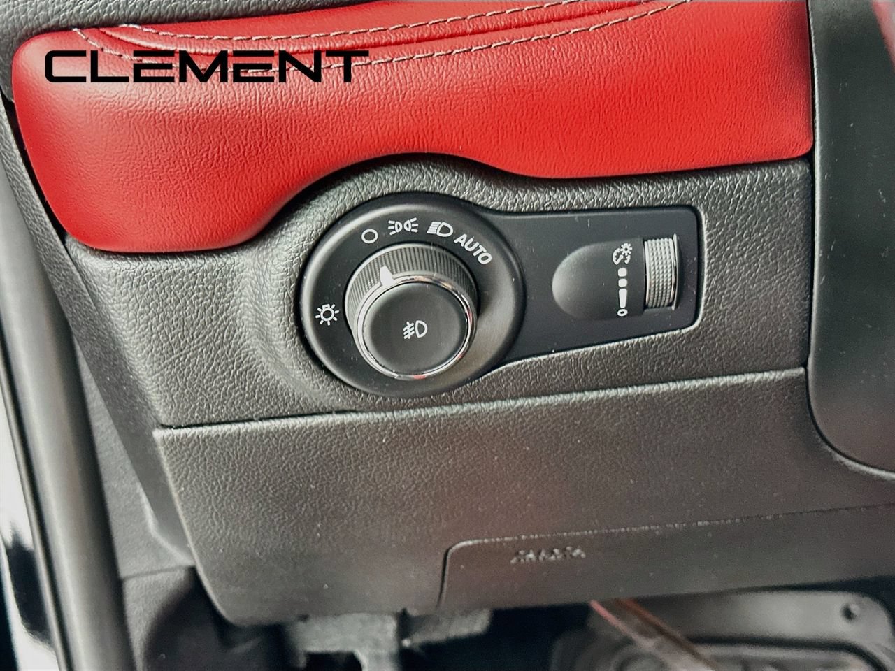 Used 2021 Dodge Durango R/T w/ Blacktop Package AWD/4WD image 14