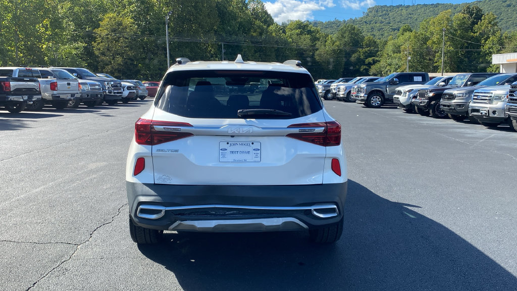 Used 2022 Kia Seltos SX w/ Sunroof Package AWD/4WD image 6
