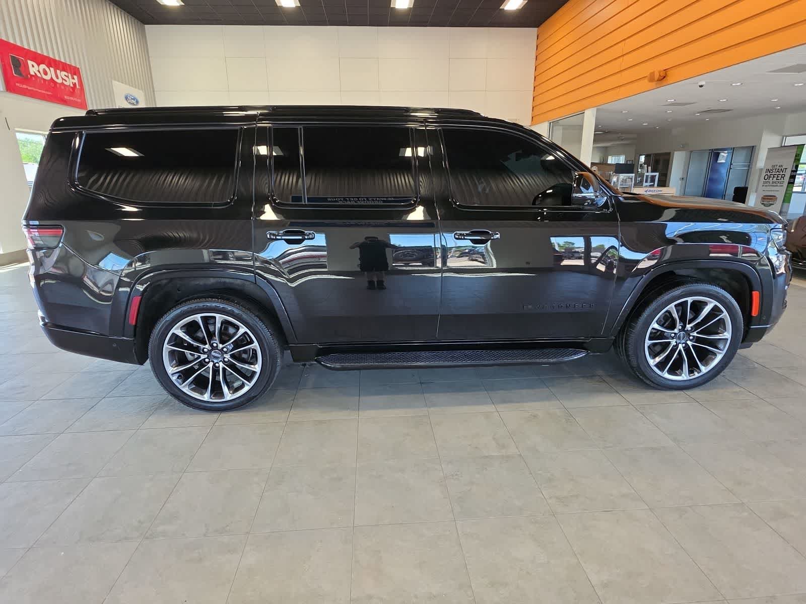 Used 2022 Jeep Wagoneer Series II AWD/4WD image 6