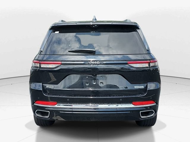 Used 2023 Jeep Grand Cherokee Overland w/ Luxury Tech Group IV AWD/4WD image 5