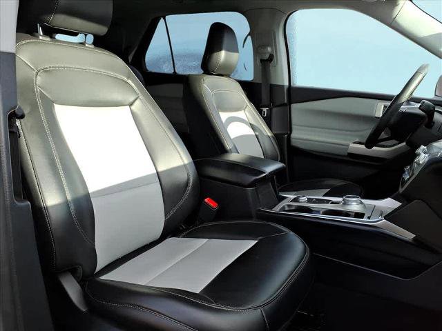 Certified 2022 Ford Explorer XLT w/ Equipment Group 202A image 13