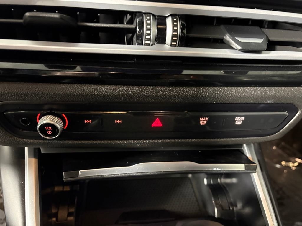 Used 2023 BMW 330i xDrive Sedan w/ Premium Package image 20