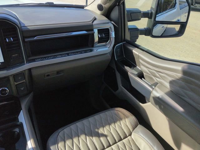 Certified 2025 Ford F250 Platinum w/ Platinum Plus Package image 18