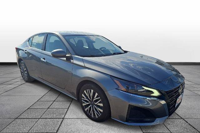 Used 2023 Nissan Altima 2.5 SV FWD image 3
