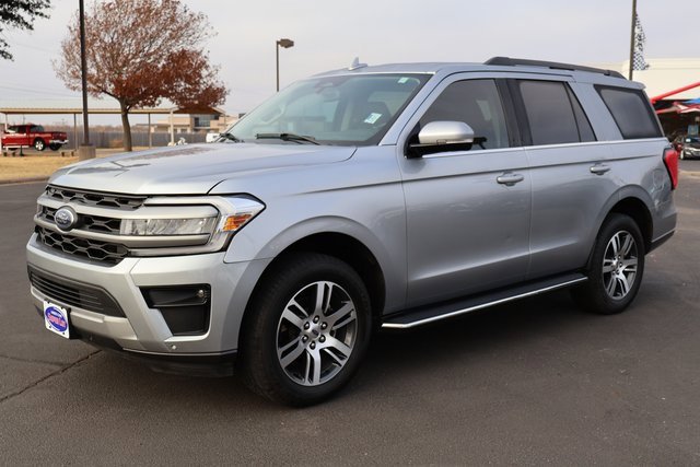 Certified 2023 Ford Expedition XLT image 9