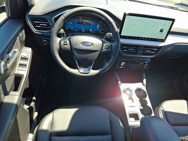 Certified 2025 Ford Escape Platinum FWD image 11