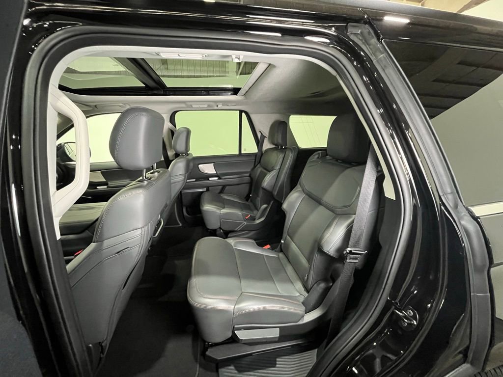 Certified 2025 Ford Expedition Active AWD/4WD image 20