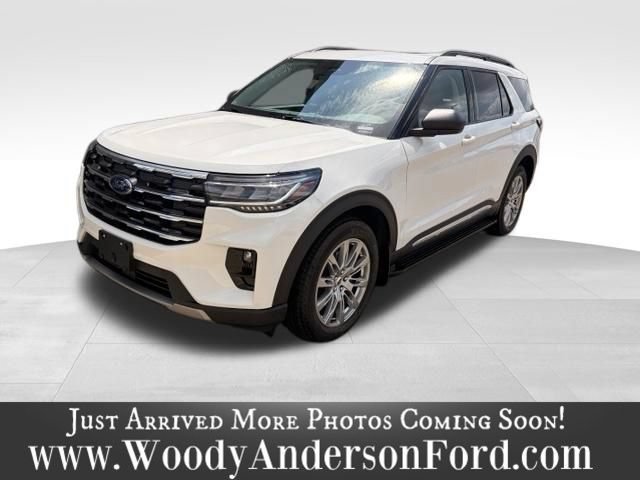Certified 2025 Ford Explorer Active w/ Active Comfort Package AWD/4WD image 1