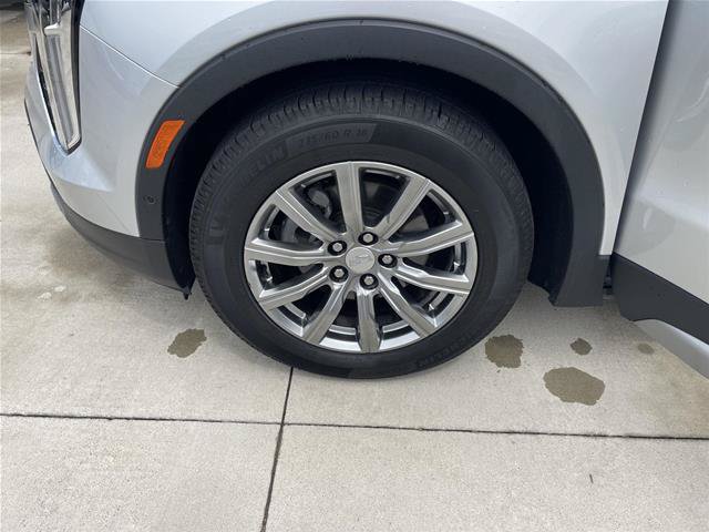 Used 2019 Cadillac XT4 Premium Luxury w/ Enhanced Visibility Package FWD image 10