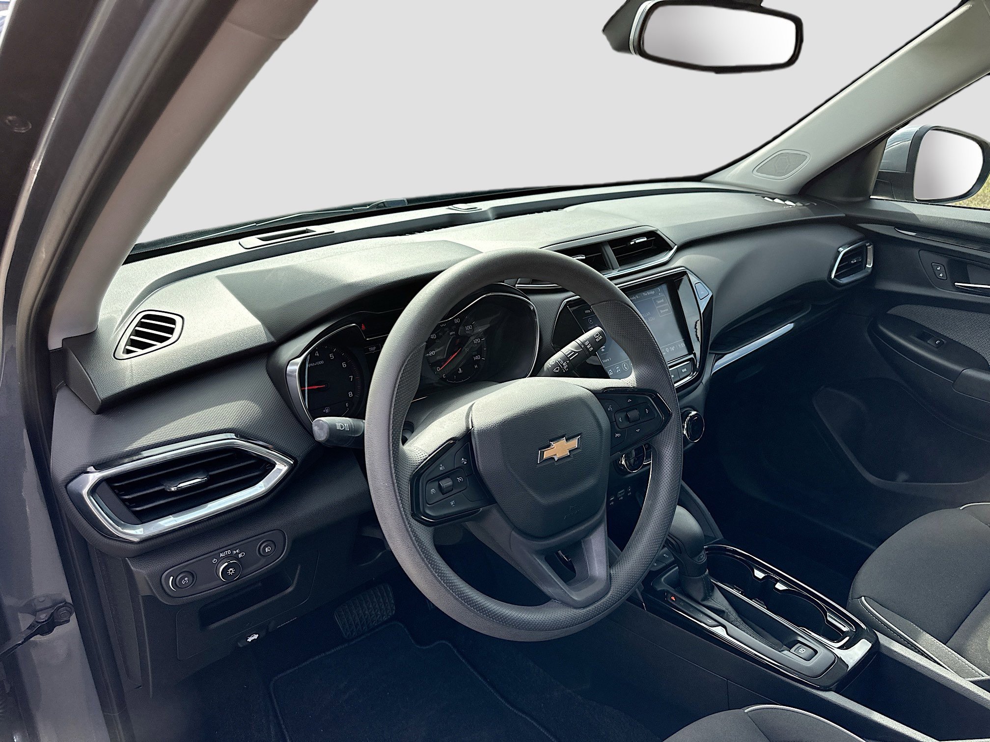 Used 2022 Chevrolet TrailBlazer LT w/ Convenience Package image 9