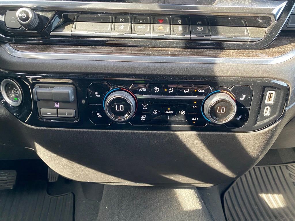 Used 2025 Chevrolet Silverado 2500 LT w/ Convenience Package image 22