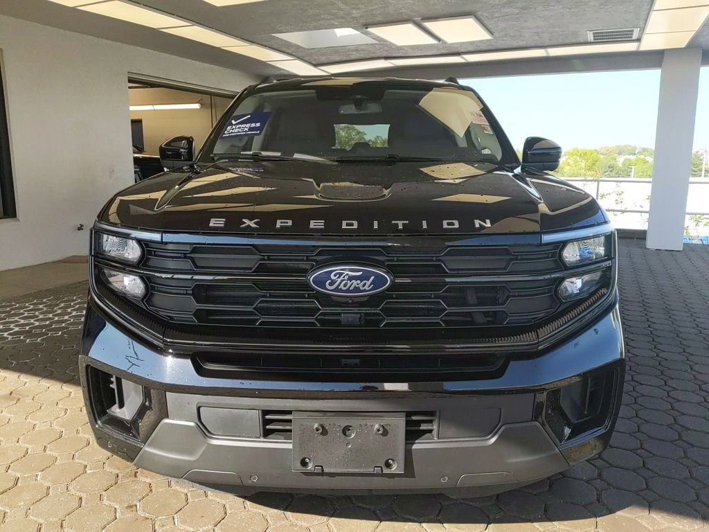 Certified 2025 Ford Expedition Max Active AWD/4WD image 2