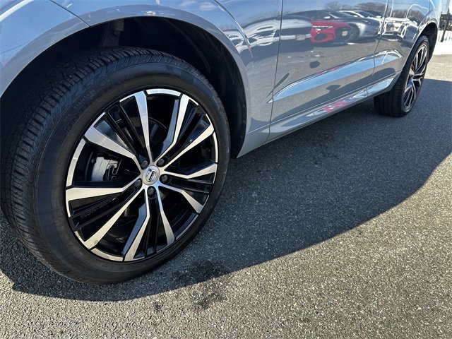 Used 2024 Volvo XC60 B5 Plus image 13