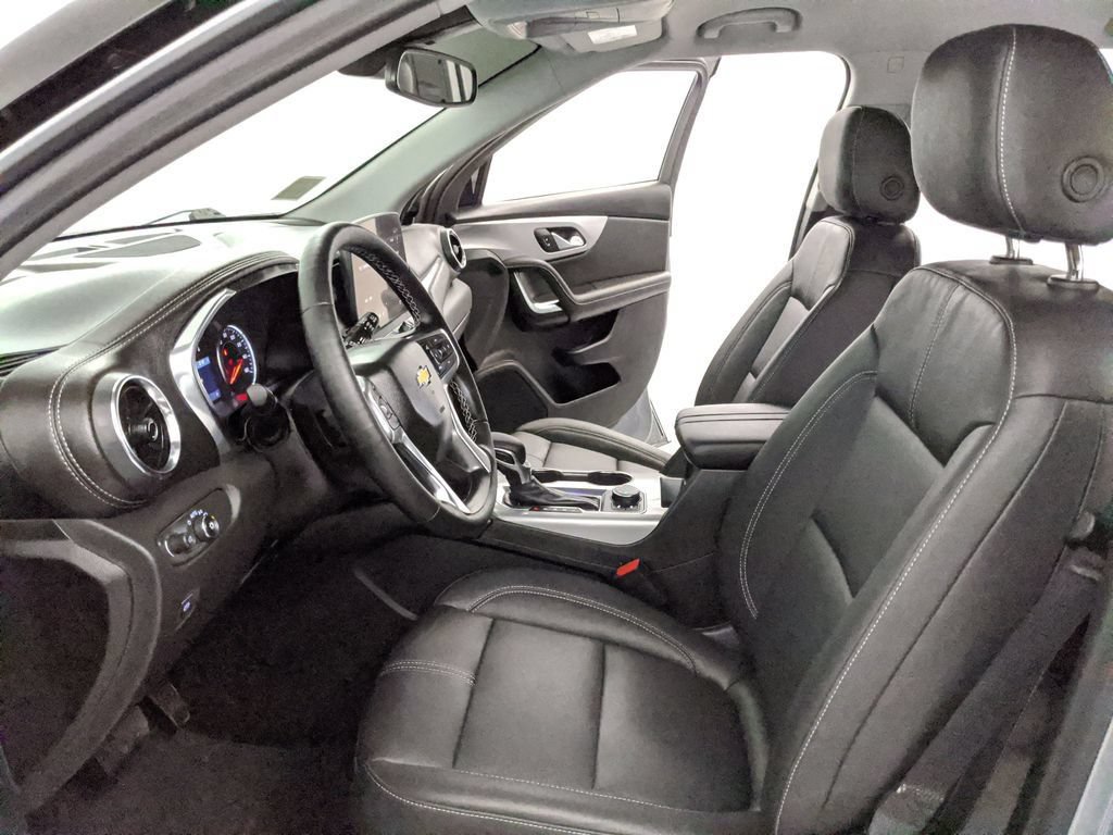 Used 2025 Chevrolet Blazer LT AWD/4WD image 16
