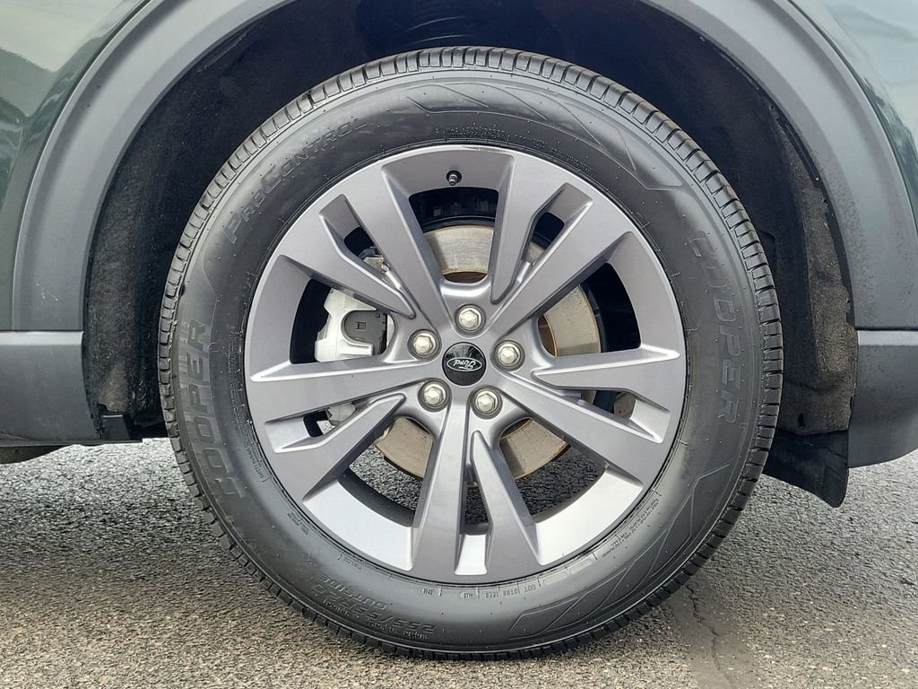 Certified 2023 Ford Explorer XLT w/ Equipment Group 202A AWD/4WD image 9