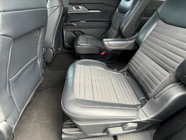 Certified 2025 Ford Explorer ST-Line AWD/4WD image 11