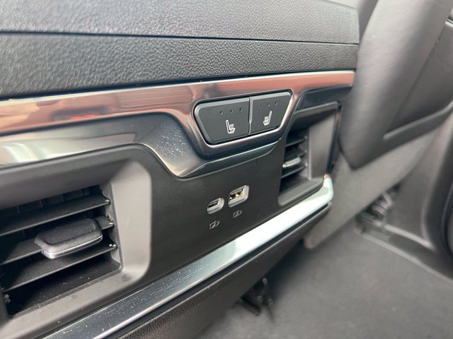 Used 2024 GMC Sierra 3500 Denali Ultimate AWD/4WD image 27