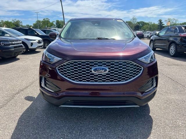 Certified 2024 Ford Edge SEL w/ Convenience Package AWD/4WD image 2