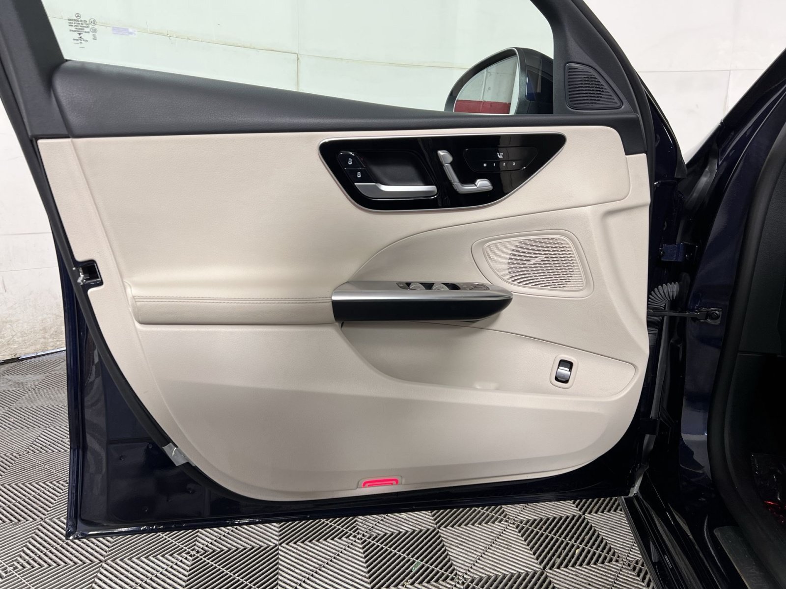 Used 2023 Mercedes-Benz C 300 4MATIC Sedan image 14