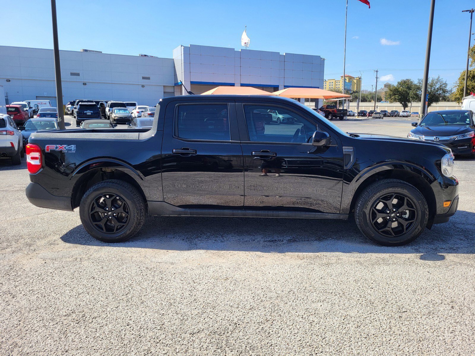 Certified 2024 Ford Maverick Lariat w/ FX4 Off-Road Package image 2